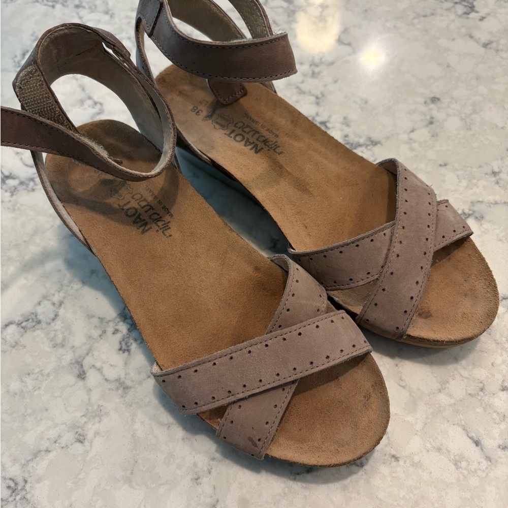 Naot Wand Ankle Strap Slingback Sandals Beige Size 38 7 - 7.5 US